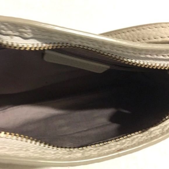 Marc by Marc Jacob’s Cream Leather Crossbody Bag - Picture 7 of 9